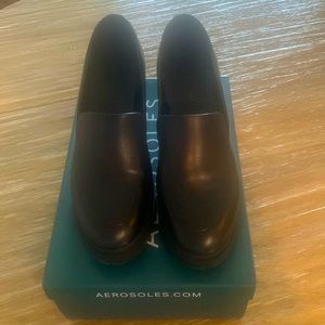 Aerosoles Loafer - Approx. 2.5 in. block heel - Size 7